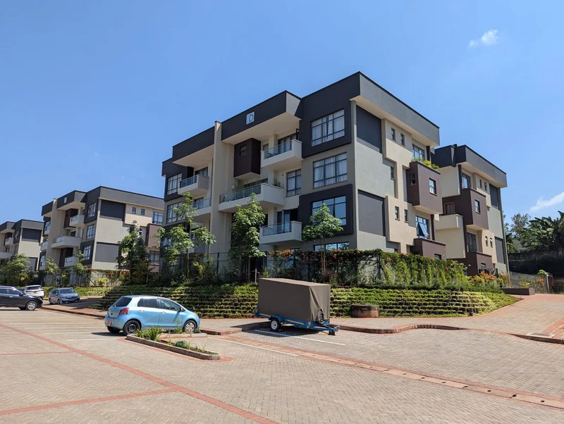 Rosslyn | Brand New 4-BEDROOM Luxury Duplex Apartment