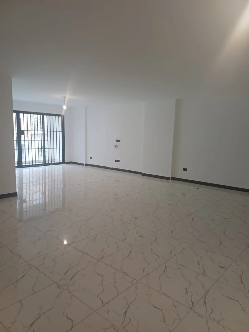 4-bed apartment with DSQ, Parklands