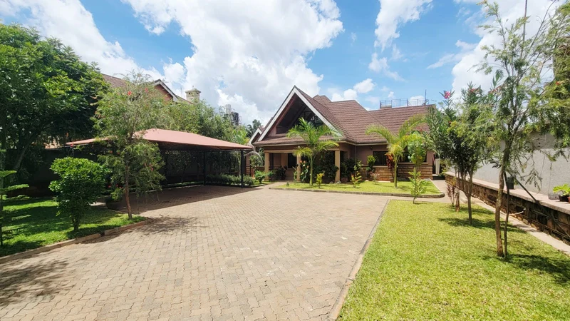 An Elelgant Five Bedroom House With Double DSQ For Sale In Njathaini
