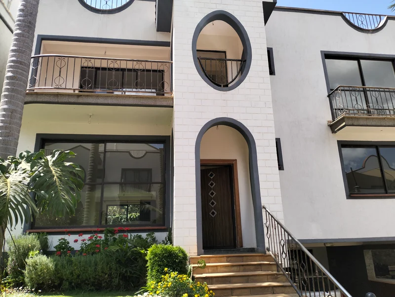 An Executive 5BEDROOM Town House For Sale In Westlands