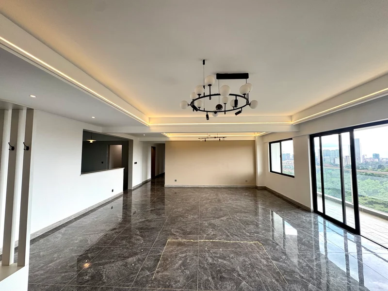 Stunning 4 Bedroom Apartment plus DSQ
