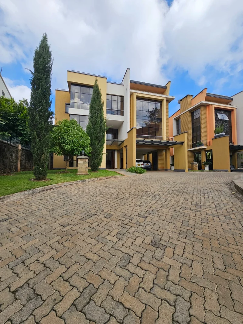 Exclusive Gated Community 5 Bed Townhouse