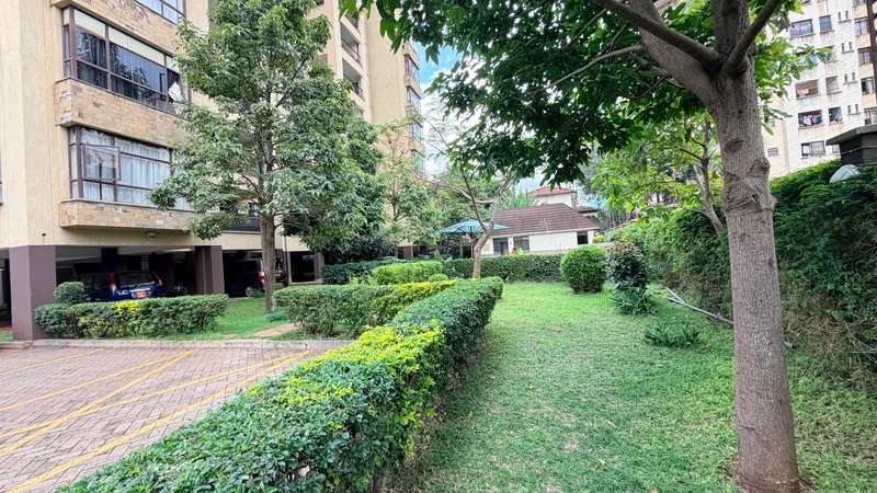 Kilimani 3 bedrooms plus dsq all ensuite modern fully furnished apartment for sale /rent walking distance to french school