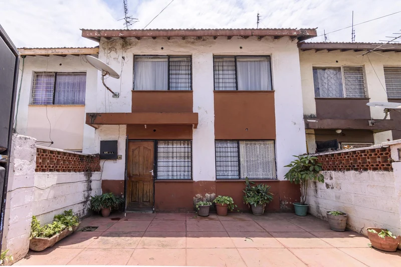 Spacious Four Bedroom Townhouse with DSQ