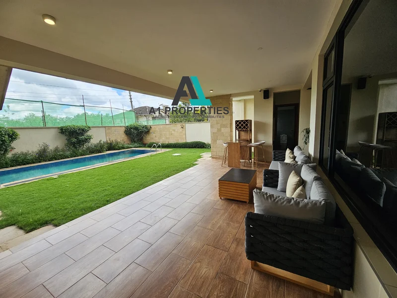 Luxurious 4 bedroom Townhouse for Sale