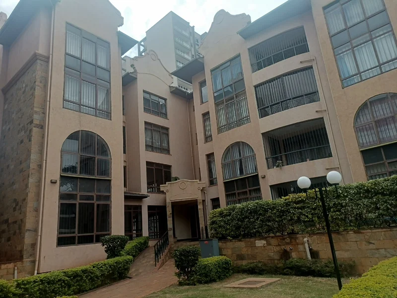 3 Bedroom + DSQ Apartment To Let in Kilimani, Kes 110,000 per month