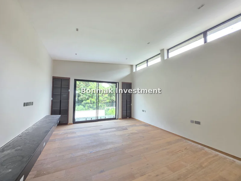Thumbnail 17