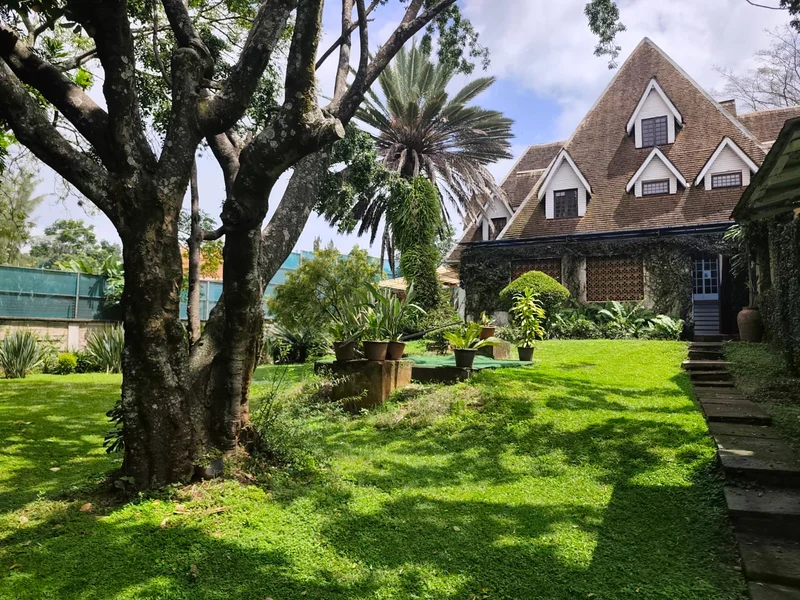 A charming standalone 7-bedroom house in Runda