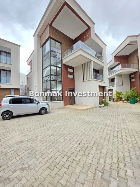 5-bedroom Townhouse for rent in Lavington