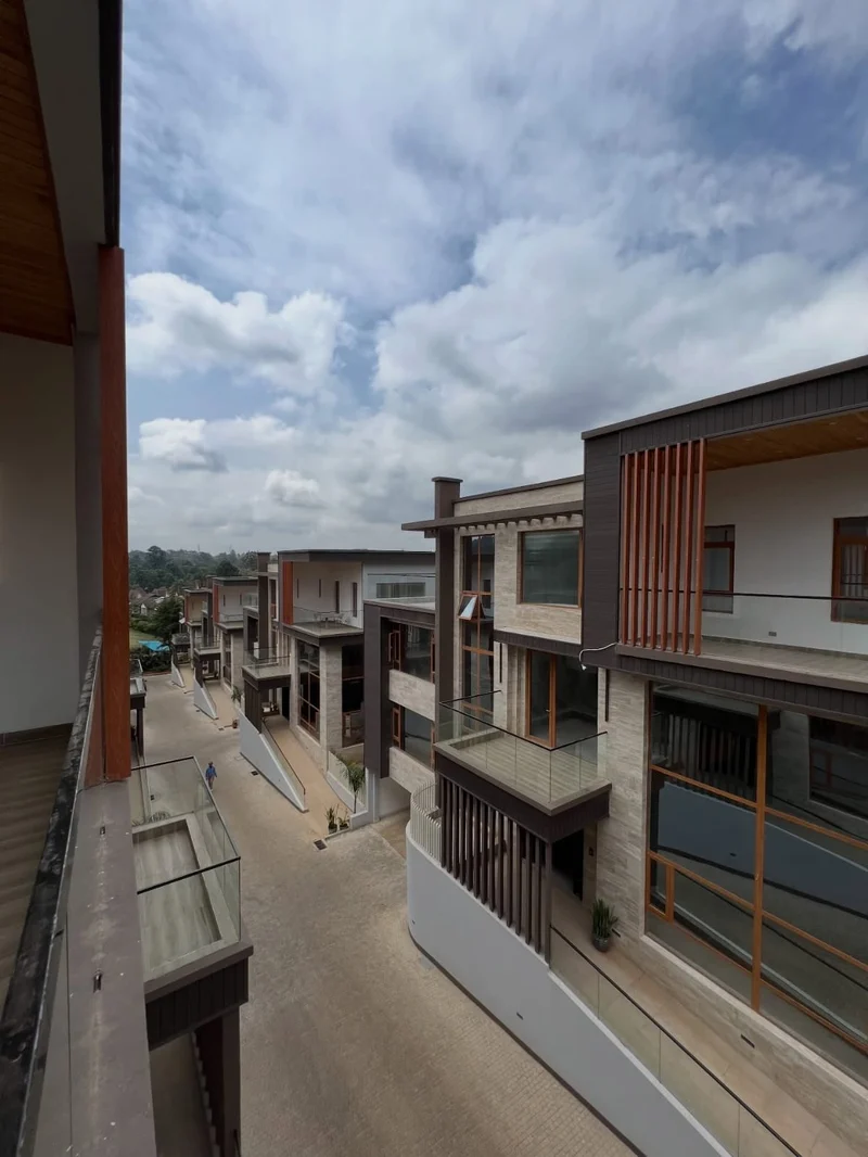 6 Bedroom Townhouse for Sale in Lavington