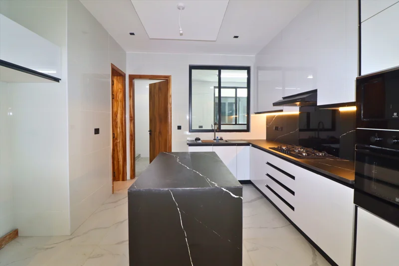2 Bed Apartment with En Suite at Peponi Road