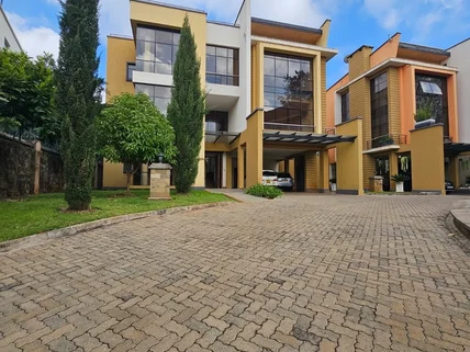 5-bedroom Townhouse for sale in Lavington, Nairobi