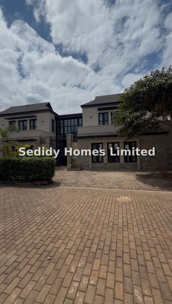 5-bedroom Villa for rent in Runda