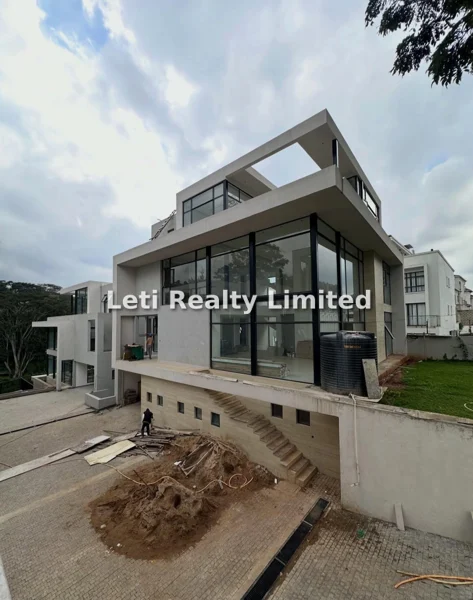 6-bedroom Townhouse for sale in Lavington