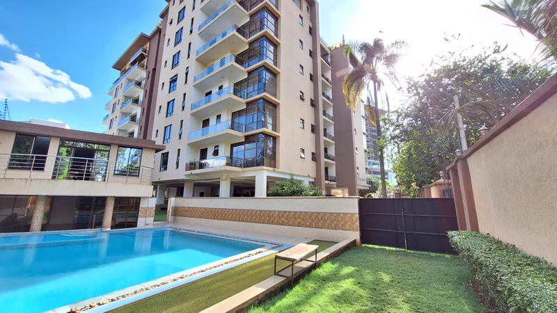 A Modern 3 Bedroom Apartment With Dsq To Let