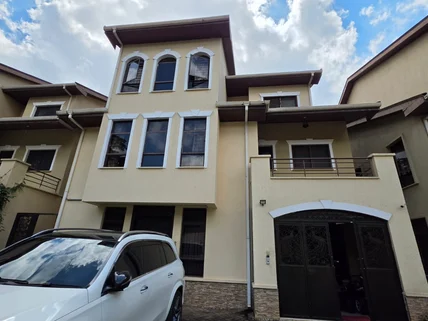 5-bedroom Townhouse for sale in Lavington, Nairobi