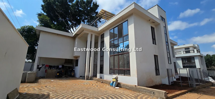 5-bedroom Townhouse for sale in Kyuna
