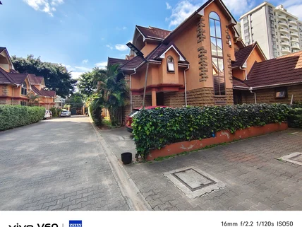 5-bedroom Villa for rent in Lavington, Nairobi