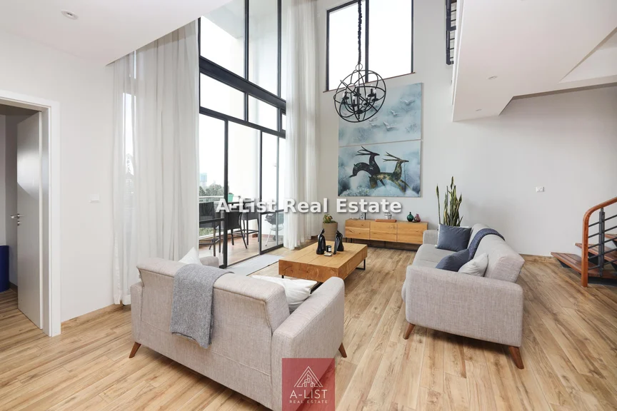 4-bedroom Apartment for sale in Riverside