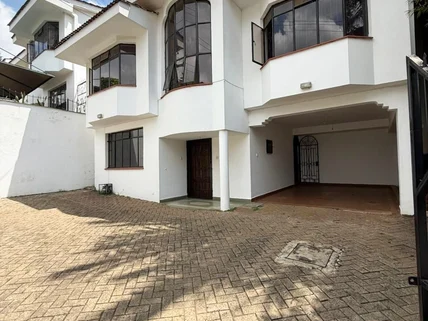 5-bedroom Townhouse for sale in Lavington, Nairobi