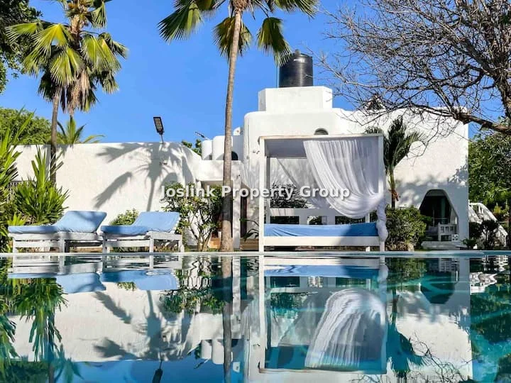 5-bedroom Apartment for sale in Diani