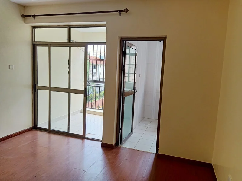 TO LET – Spacious 2 Bedroom Ground Floor Apartment Valley Arcade