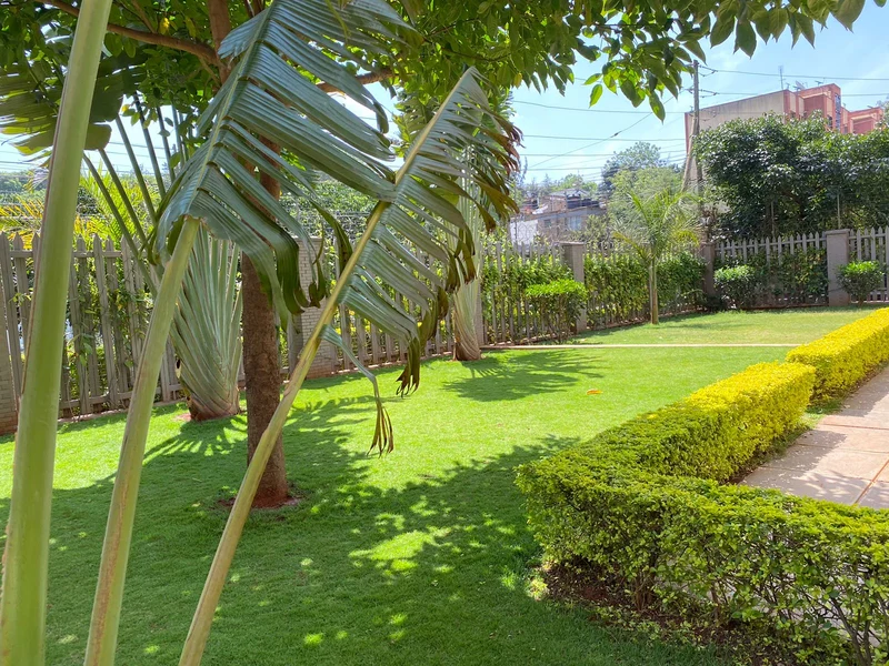 Kilimani homely and spacious modern 3bedrooms plus dsq all ensuite apartments for rent