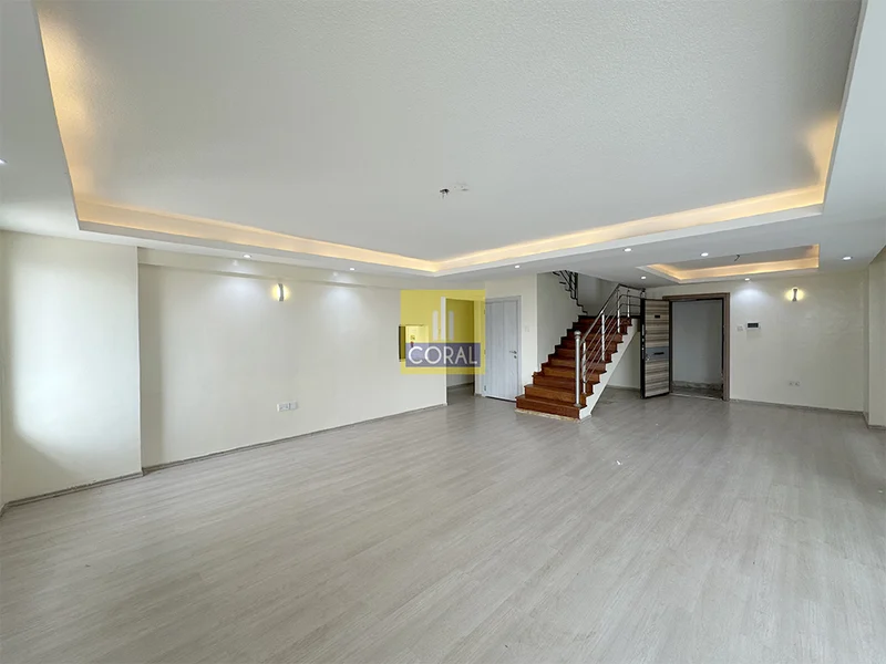 5 Bedroom Duplex for Rent in Well Connected Area in Parklands