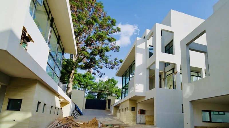 5-Bedroom All En-Suite Villa + 2 DSQ's For Sale