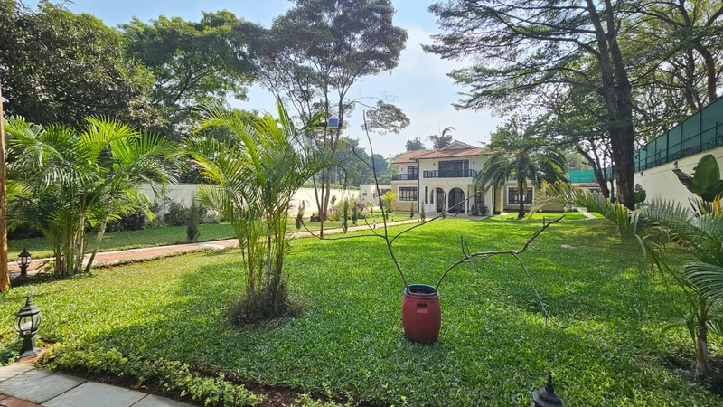 5 Bedroom Villa + SQ for Sale in Runda, Nairobi | Luxury Family Home