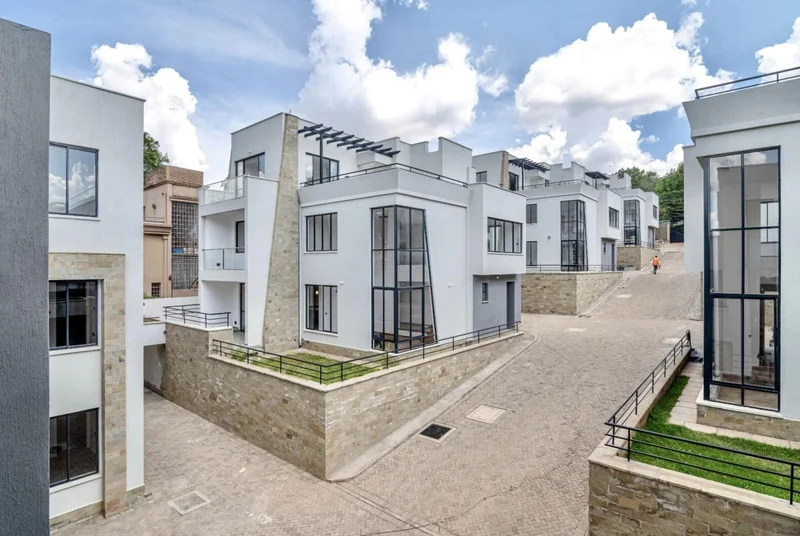 5-bedroom plus Dsq Townhouse for sale for Lavington for Kes 95M