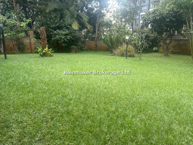 5-bedroom House for sale in Brookside