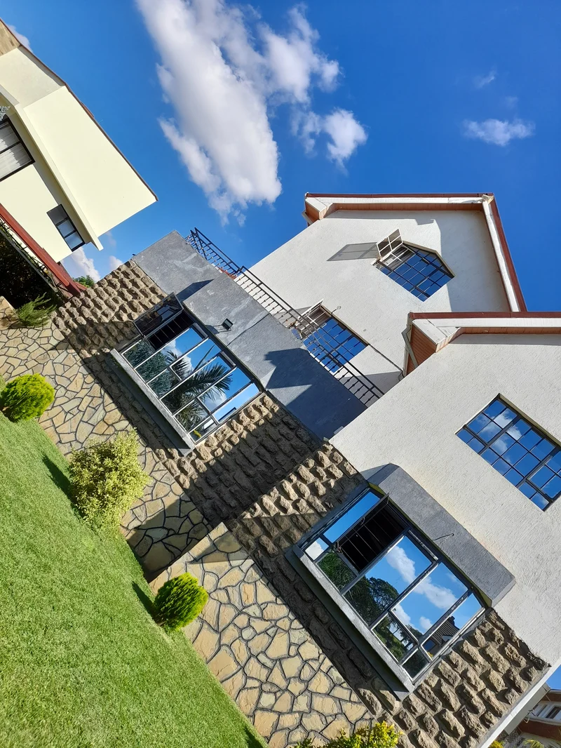 Elegant 4 Bedroom All-Ensuite Villa for Sal