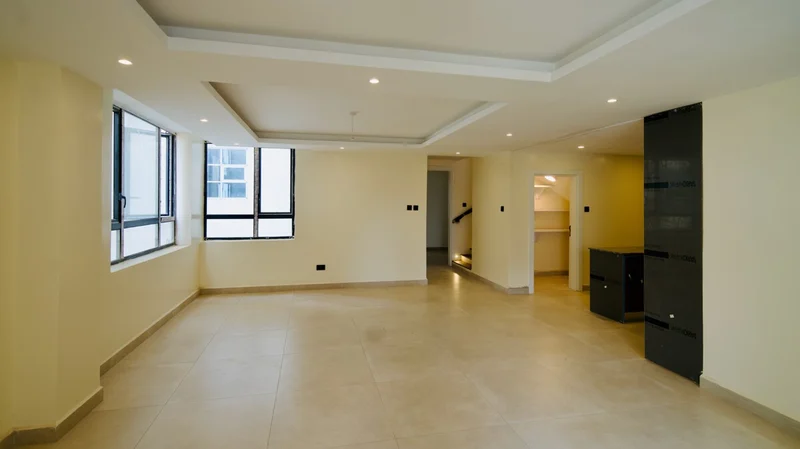 4 Bed Duplex + DSQ For Sale