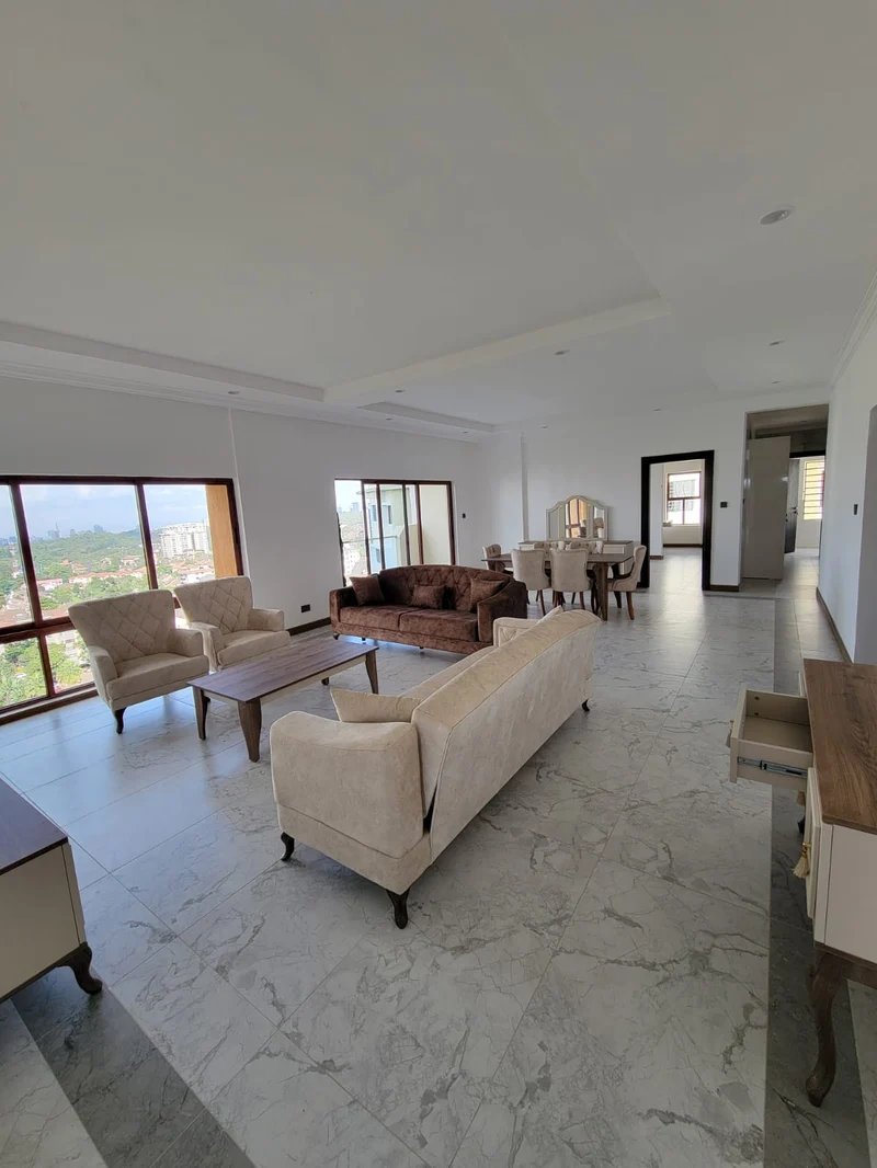 Spacious 3 BEDROOM modern Apartment