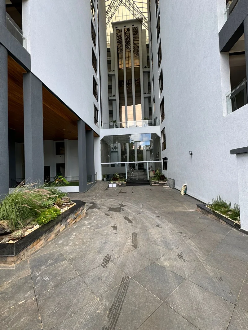 A Clean, Contemporary 4 bedroom Apartment To Let in Spring Valley