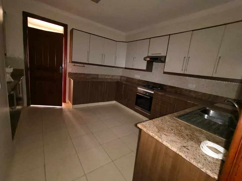 Stunning 3-bedroom apartment (all ensuite) with DSQ to let in Riverside Drive, Kes 150,000 per month