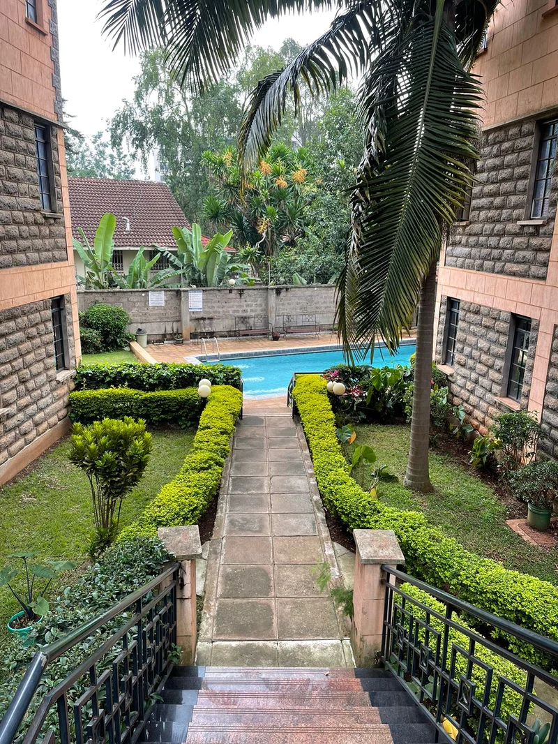 Spacious 3-BEDROOM + DSQ Apartment