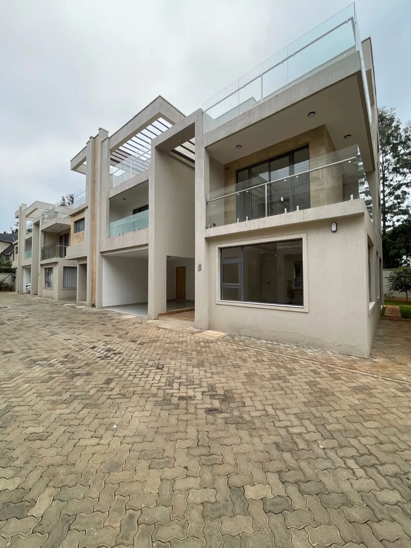 6 Bedroom Townhouse for Sale in Lavington