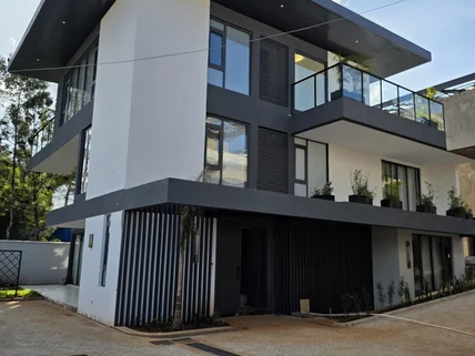 5-bedroom Townhouse for sale in Lavington, Nairobi