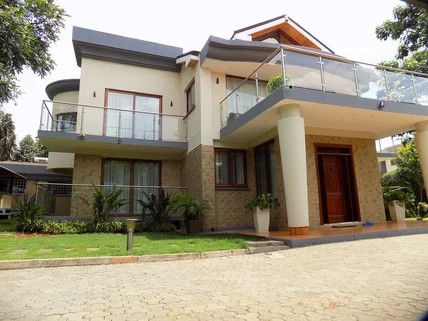 7-bedroom Villa for sale in Kiambu Road, Nairobi