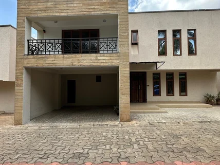 5-bedroom Townhouse for rent in Lavington, Nairobi