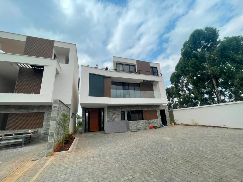 For Sale: Four-Bedroom House + SQ – Runda