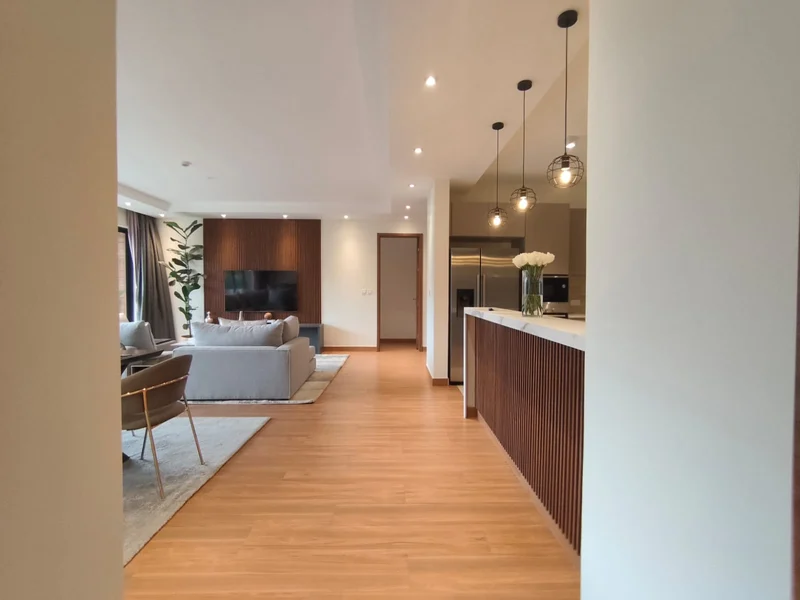 Spacious & Elegant 3-Bedroom with an sq Apartment in Riverside