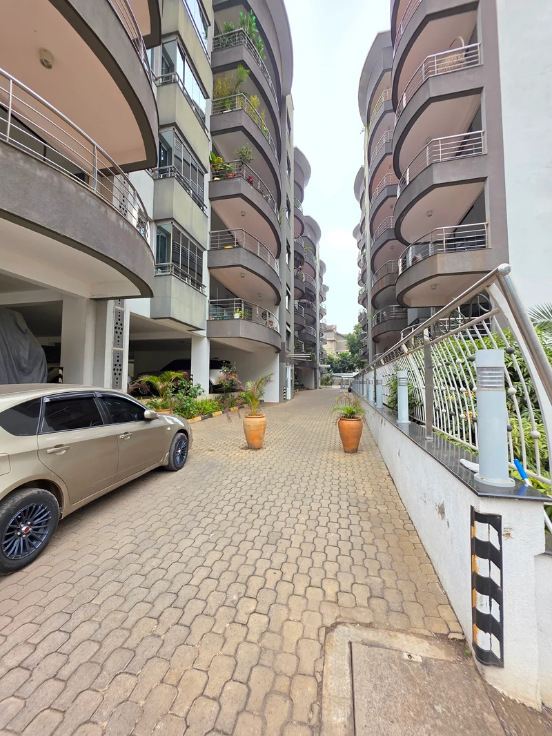 A Modern 3 Bedroom Apartment With Family Room And Dsq To Let