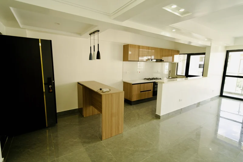 2-Bedroom Apartment Master En-Suite For Rent