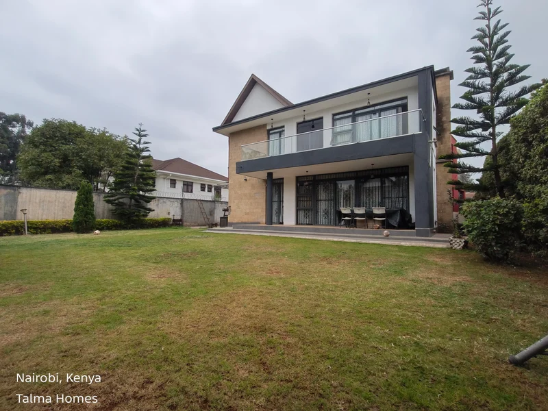 A 4 bedrooms townhouse with an SQ for sale