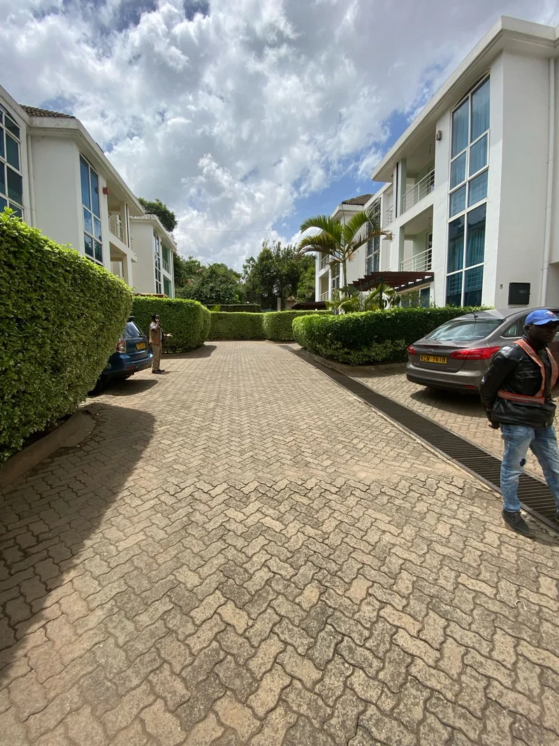 Luxurious 4-BEDROOM Townhouse + DSQ — Lavington