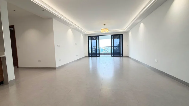 3 Bedroom Apartment For Sale in Riverside