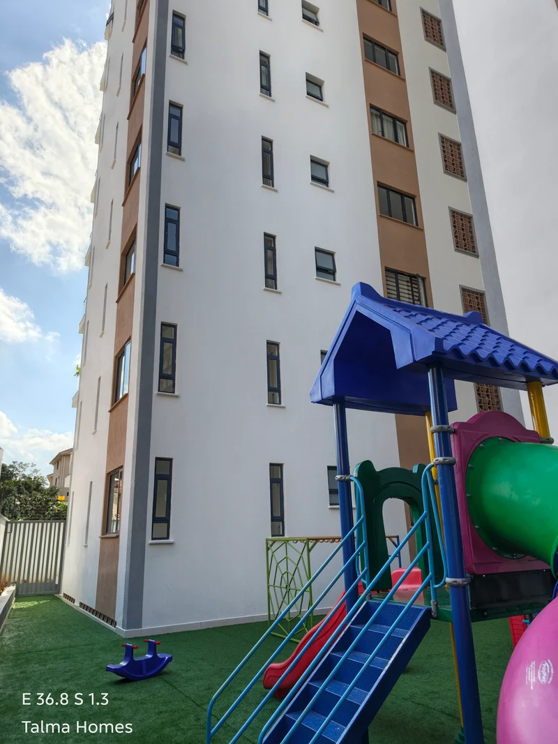 A 3 bedrooms apartment with an SQ for rent